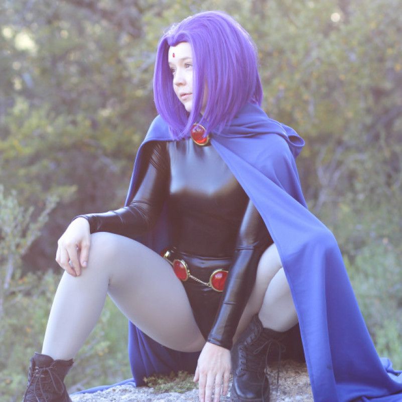 Photo Set: Raven Cosplay