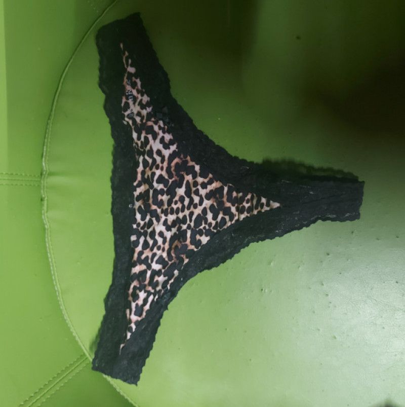 Leopard print thong