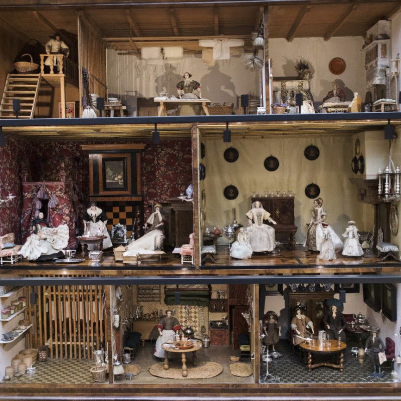 Mischas Dollhouse