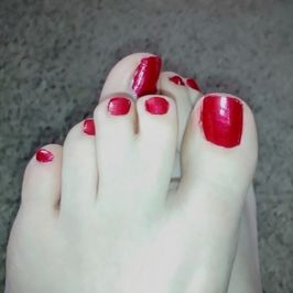 Red nail polish set