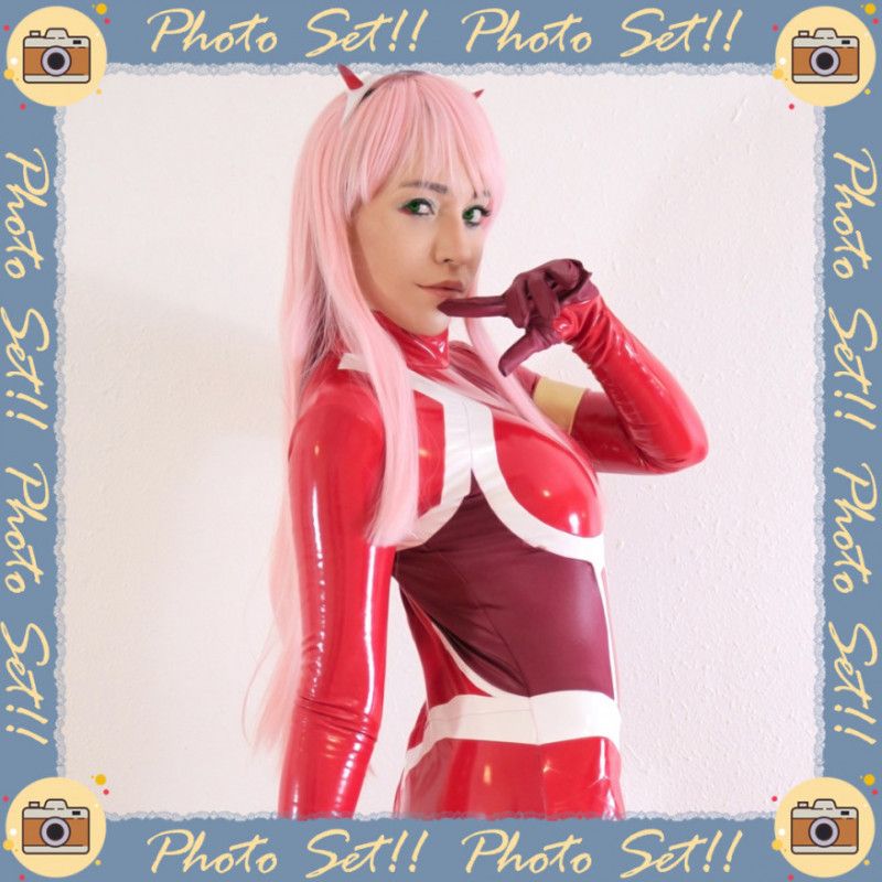 Zero Two Cosplay Photo Set