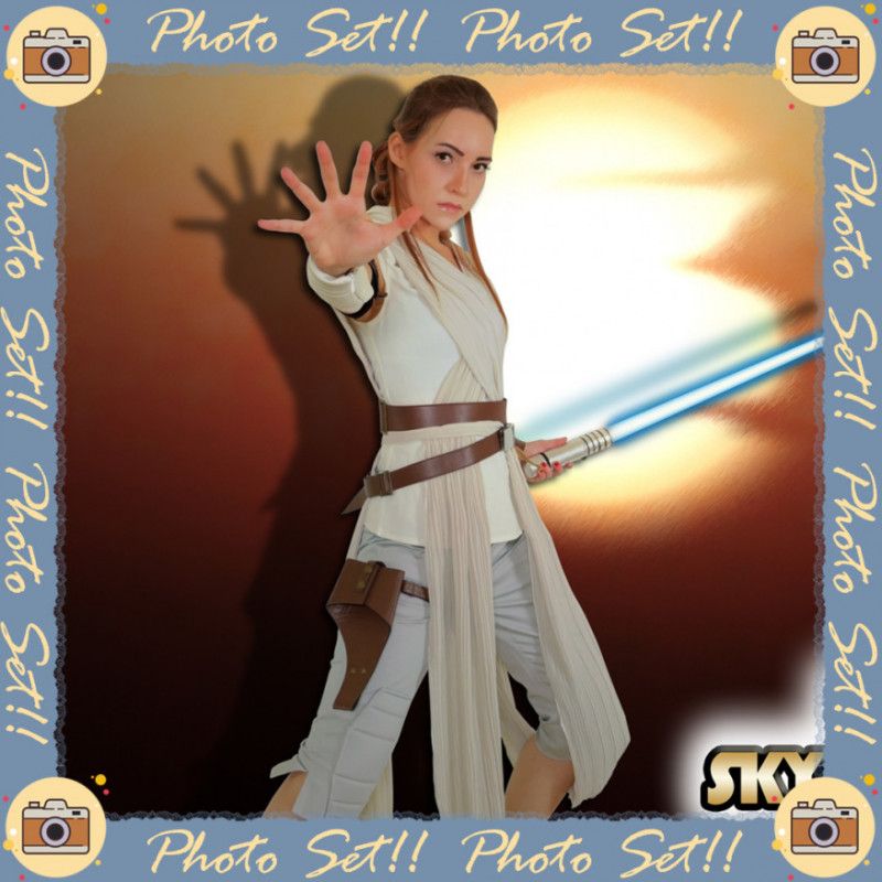 Rey Skyalker Cosplay Photo Set