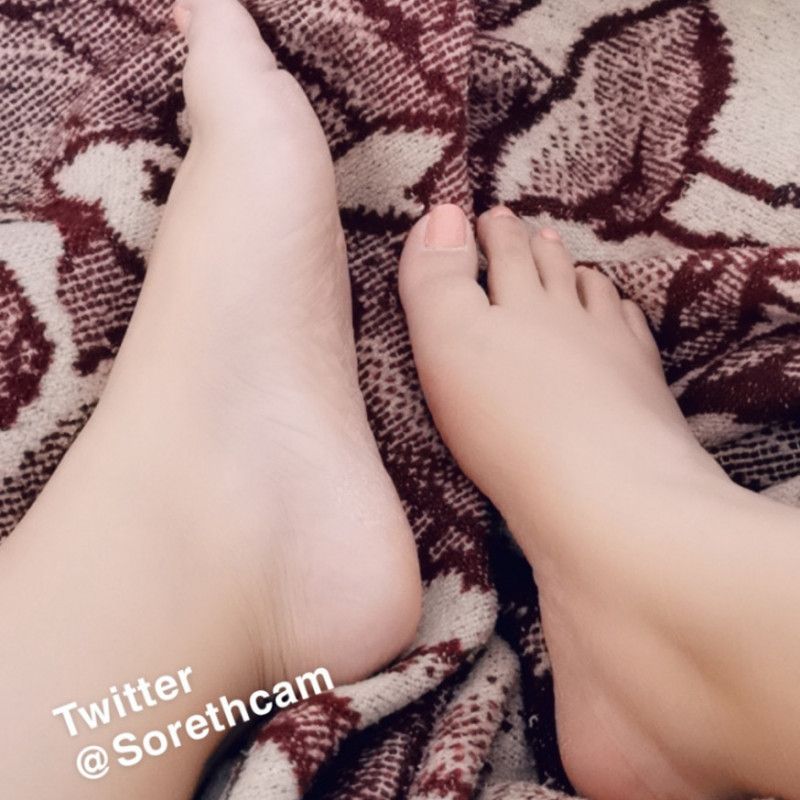 SEND AND LICK MY FEETS