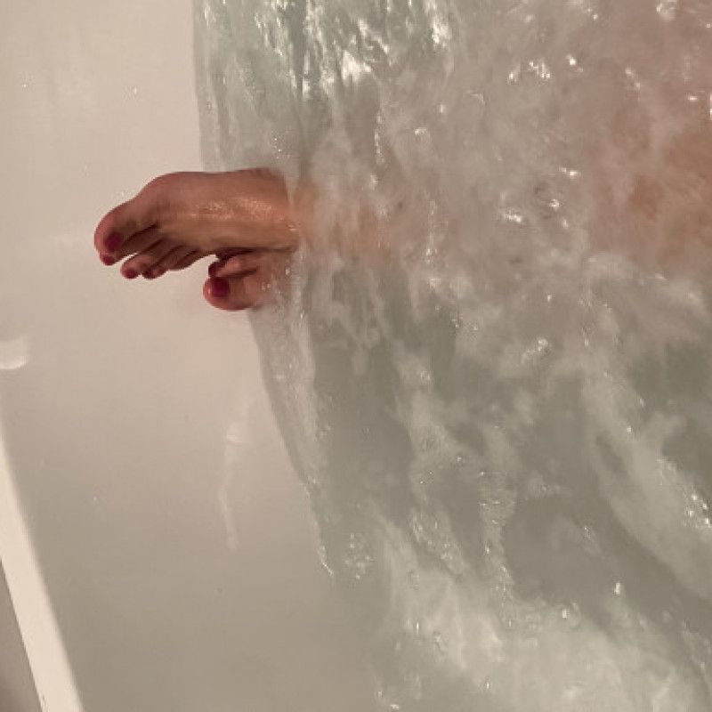 Bath water feet friendly