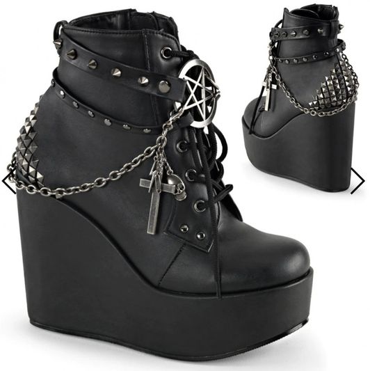 Spoil me with these cute Goth shoes