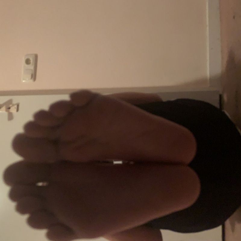 Another feet picture!