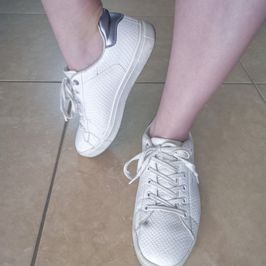 White Plain Sneakers