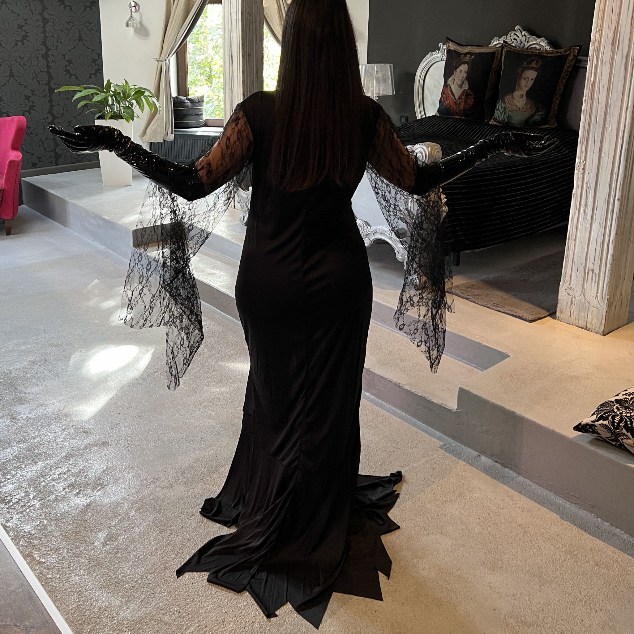 Mommy Morticia Addams Worship photoset