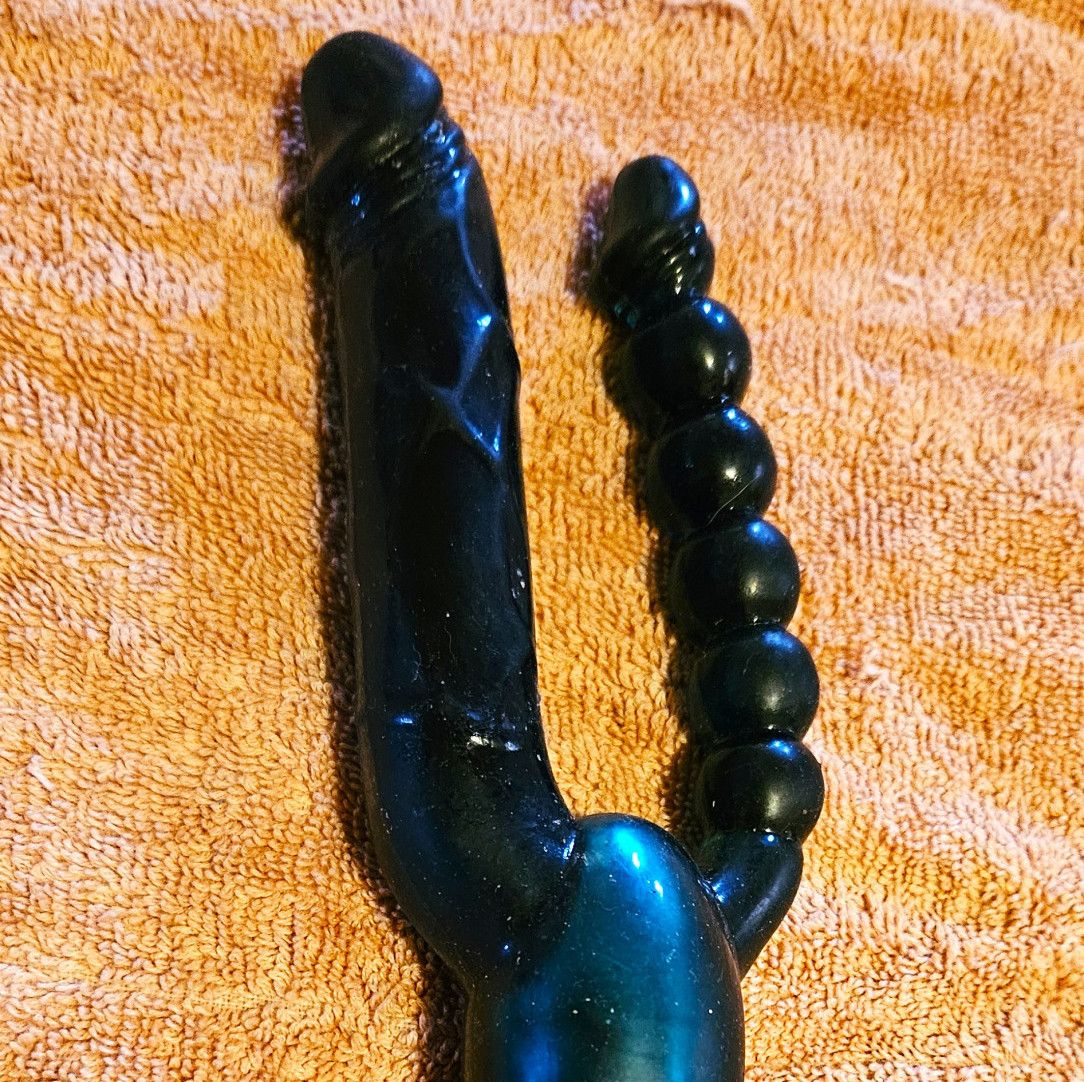 Used Double penetration blue vibrator