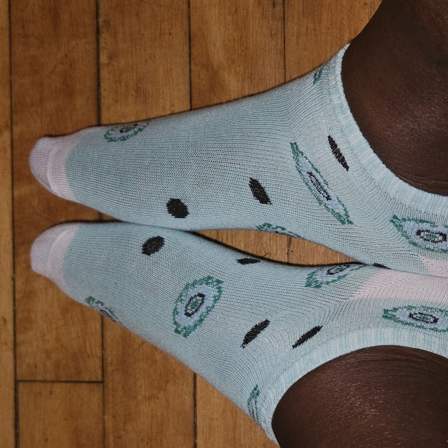 Turquiose ankle socks w white toes  and circular designs