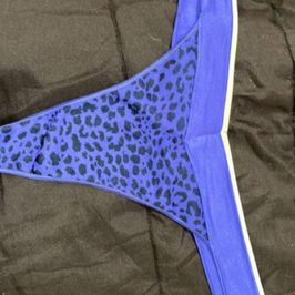 Navy blue leopard print plus thongs