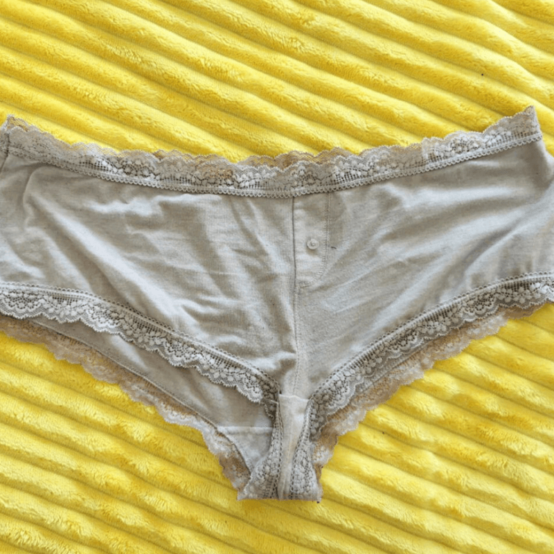 Beige cotton and lace shorties