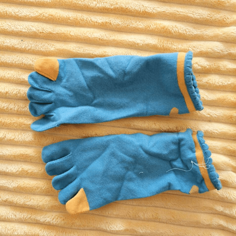 Blue toe socks