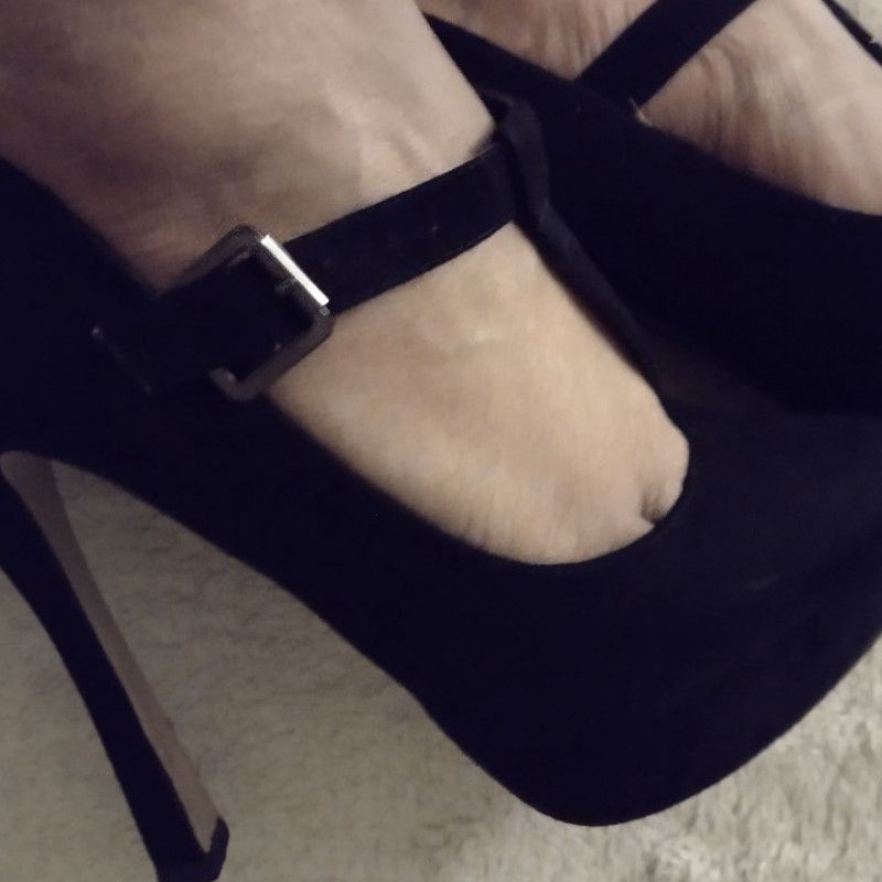 Used Sexy Suede Like Black Heels