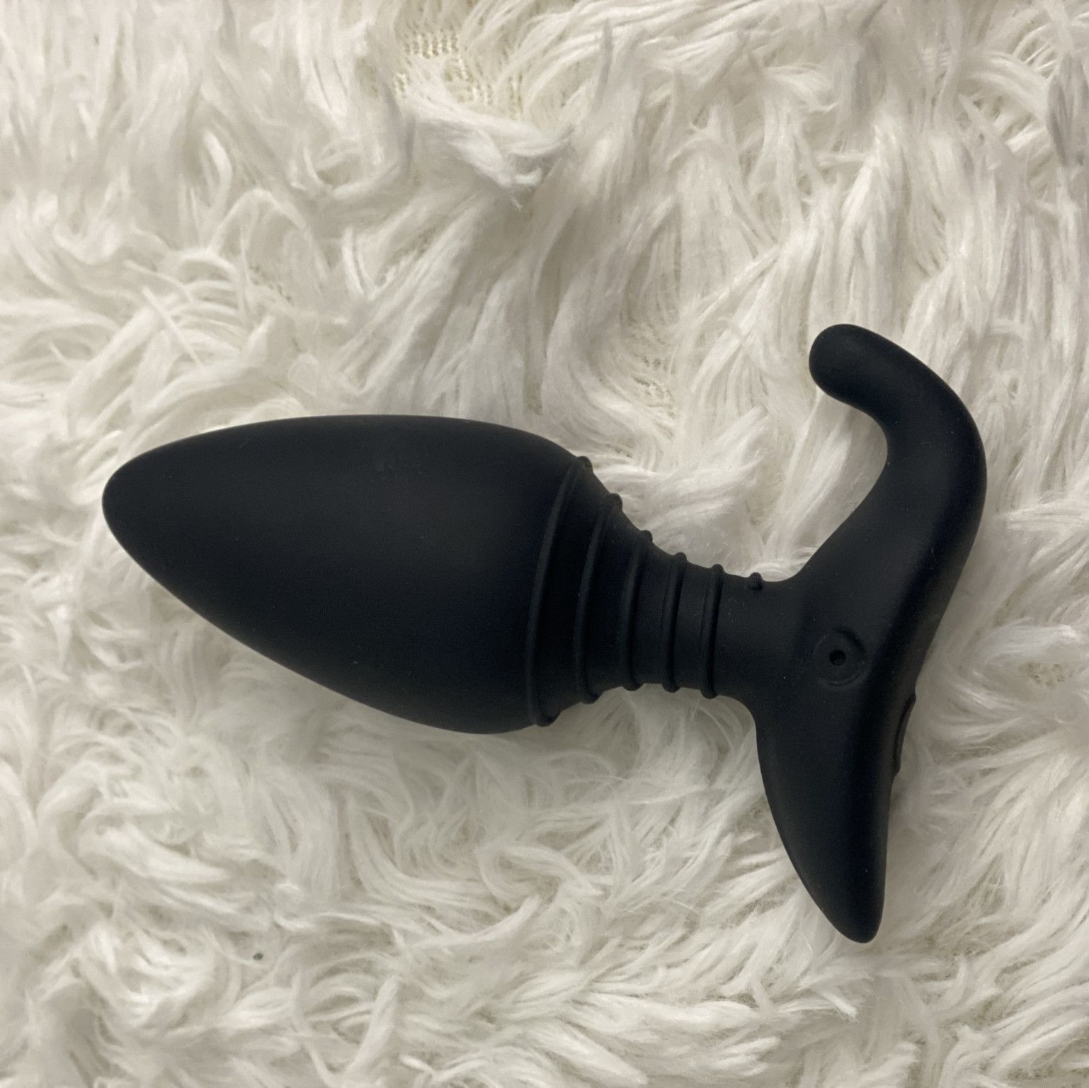 Hush Remote Controlled Vibrating Anal Plug