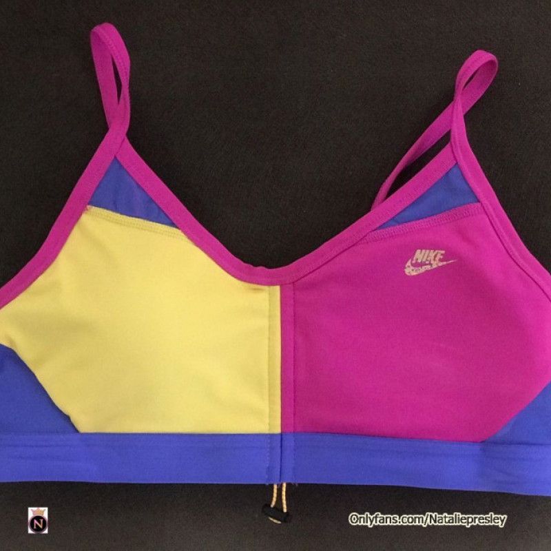 Nike Sport Bra Size M Pink Colour