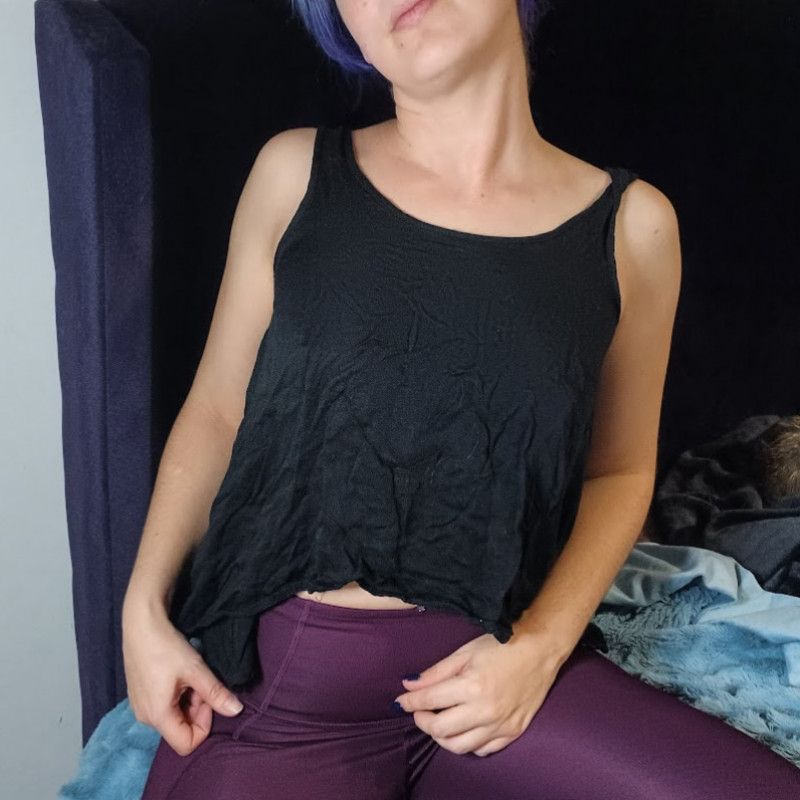 masturbation cropped black top