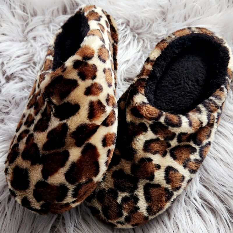 SWEATY LEOPARD SLIPPERS