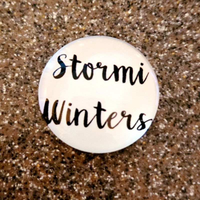 SMALL STORMI WINTERS MAGNET