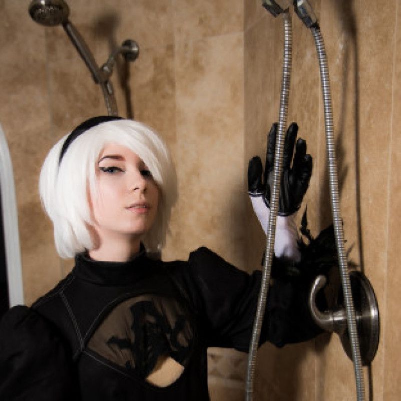 LunarFox Photoset: 2B Shower