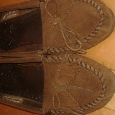 LEATHER MINNETONKA MOCCASINS WORN 3 YEAR