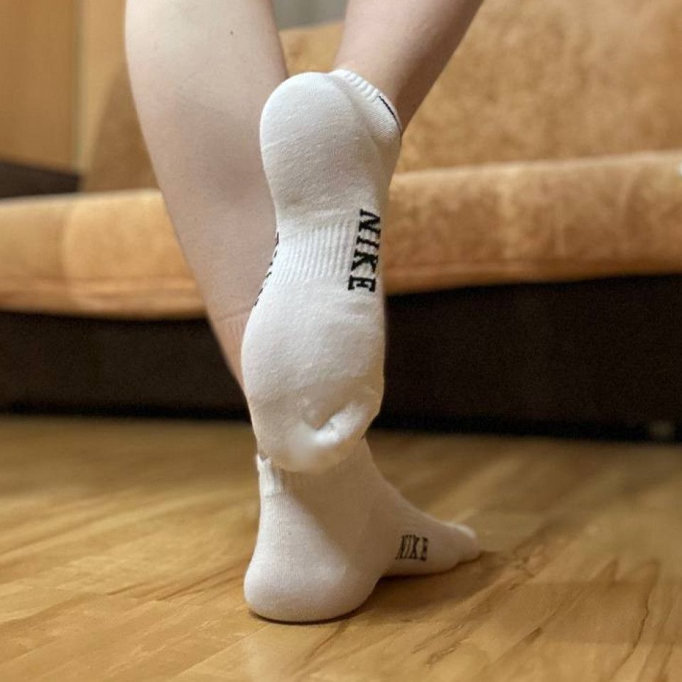 White nike socks