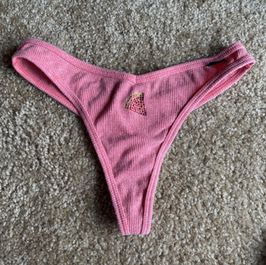 Pink pizza thong