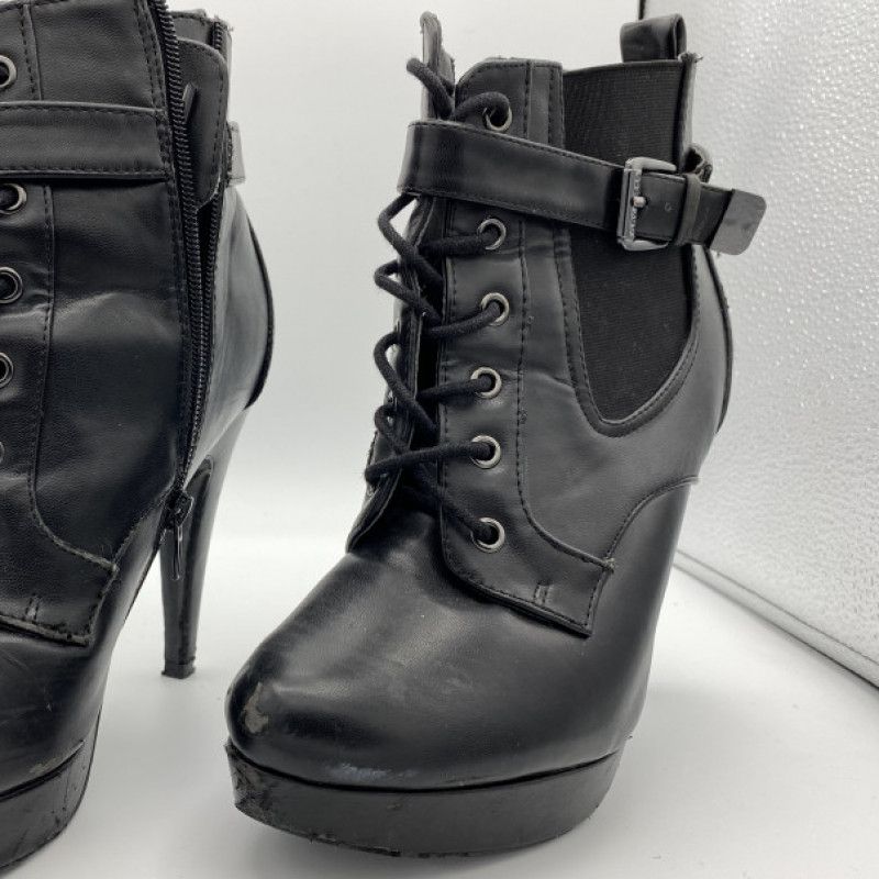 Guess black leather boots