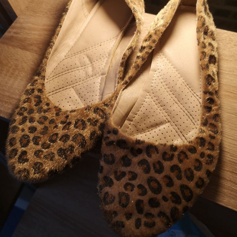 Leopard print furry ballet flat pumps