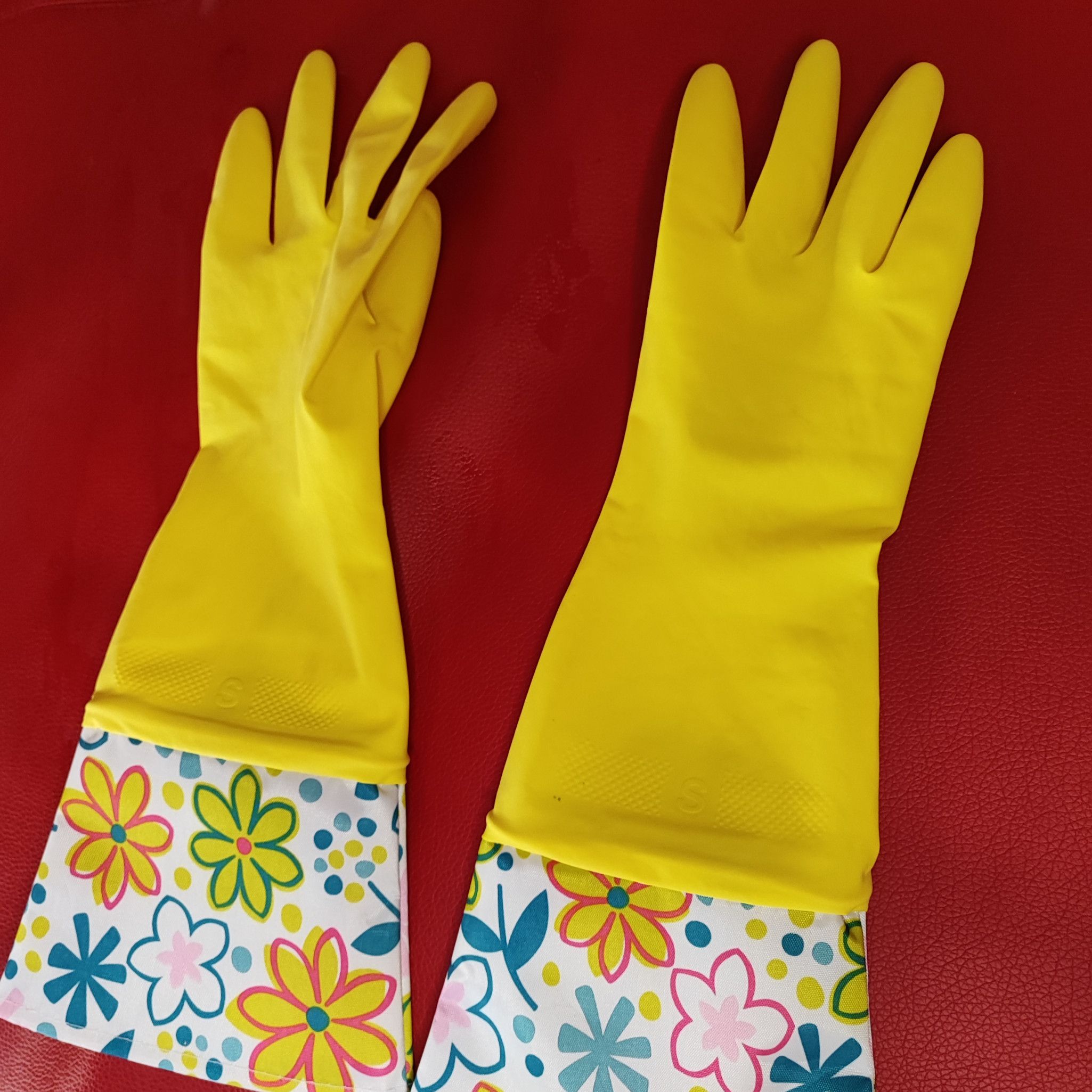 Amazing yellow rubber long gloves for washing dishes