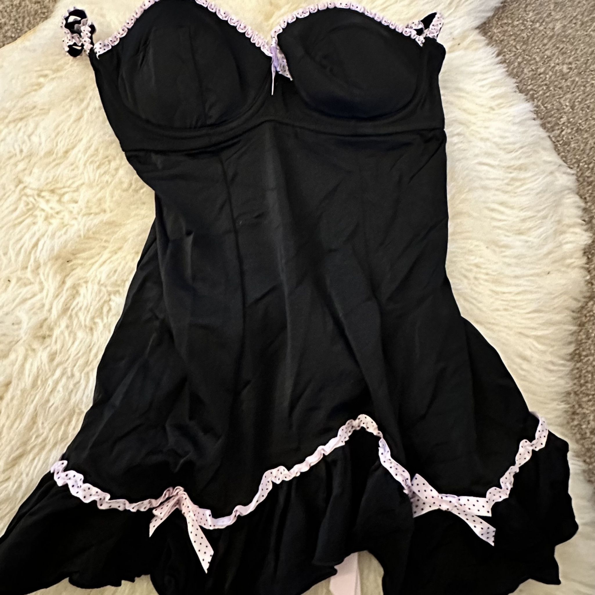 Black basque with pink trim