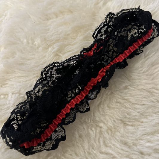 Black and red lace garter