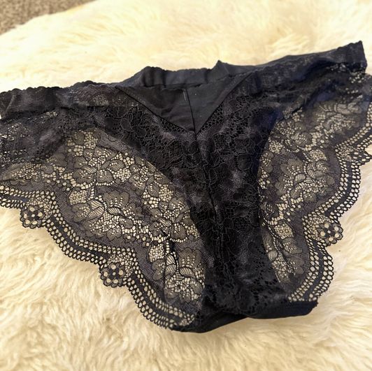 Full back black lace panties