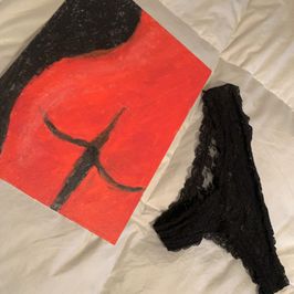 Butt Painting with Black Lace Pantie