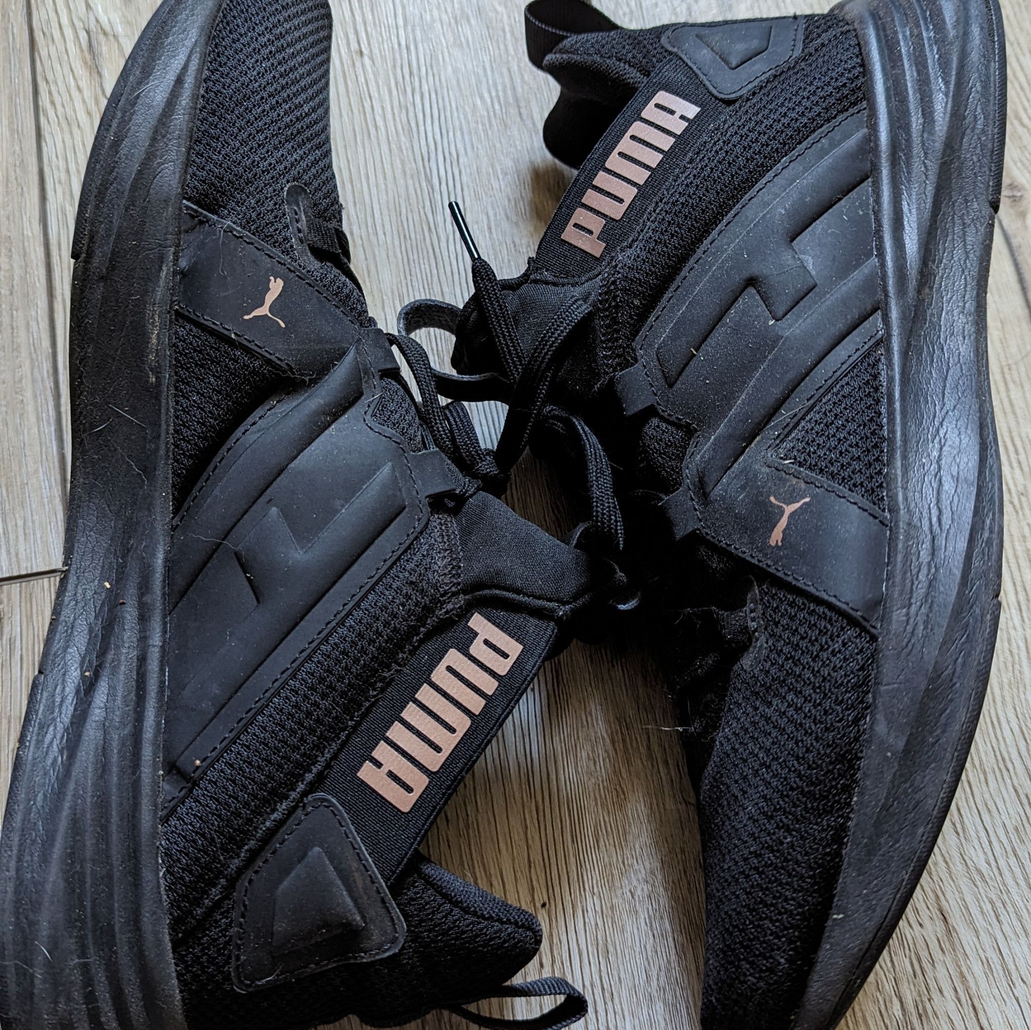 USED Puma Sneakers