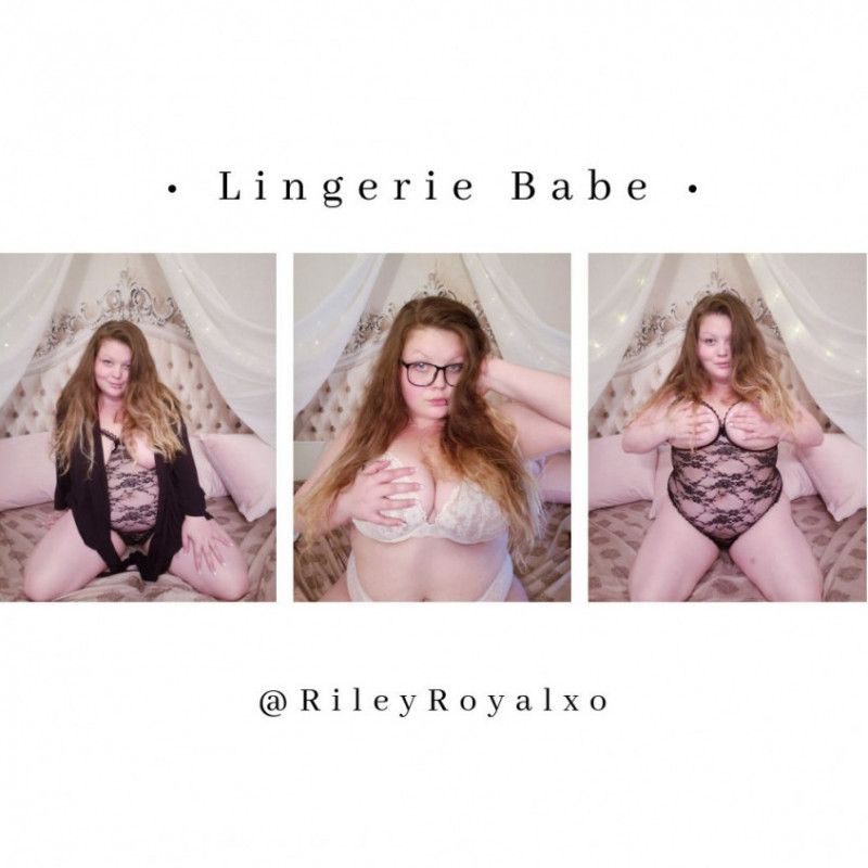 Lingerie Babe Photoset