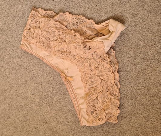 Lace beige panty