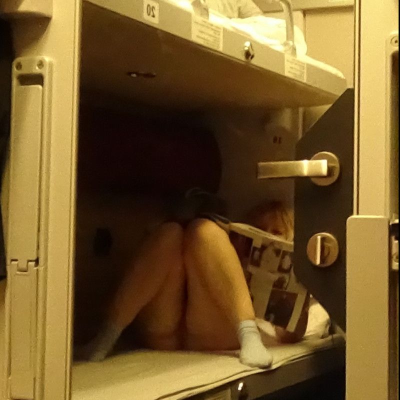 Voyeur  in Atrain  Naked  Pussy