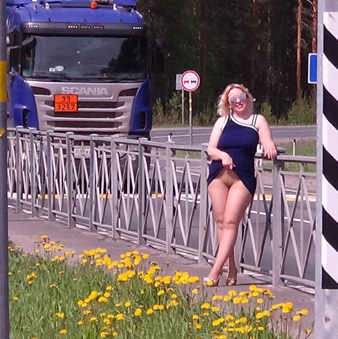 Flashing ass in bus stop