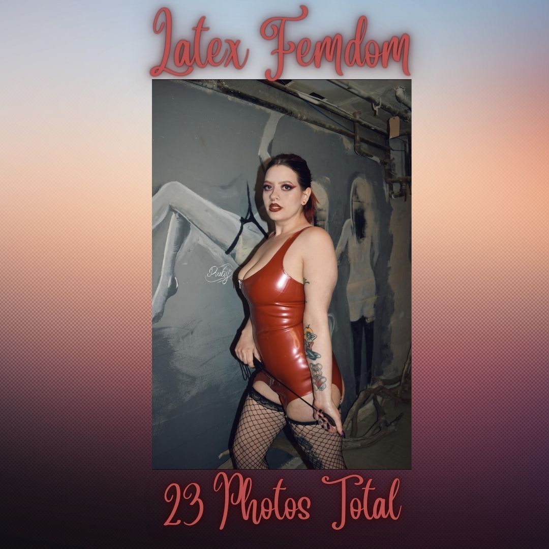 Latex Femdom Photoset