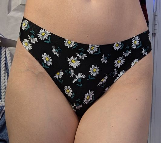 Daisy Print Thong