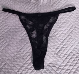 Black small lace thong