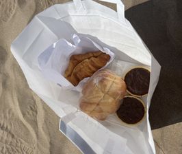 Breakfast on the beach