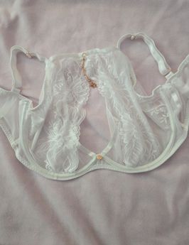 38 HH Scantilly Worn White Bra