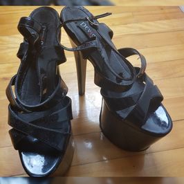 Well Used Pleaser Devious Heels