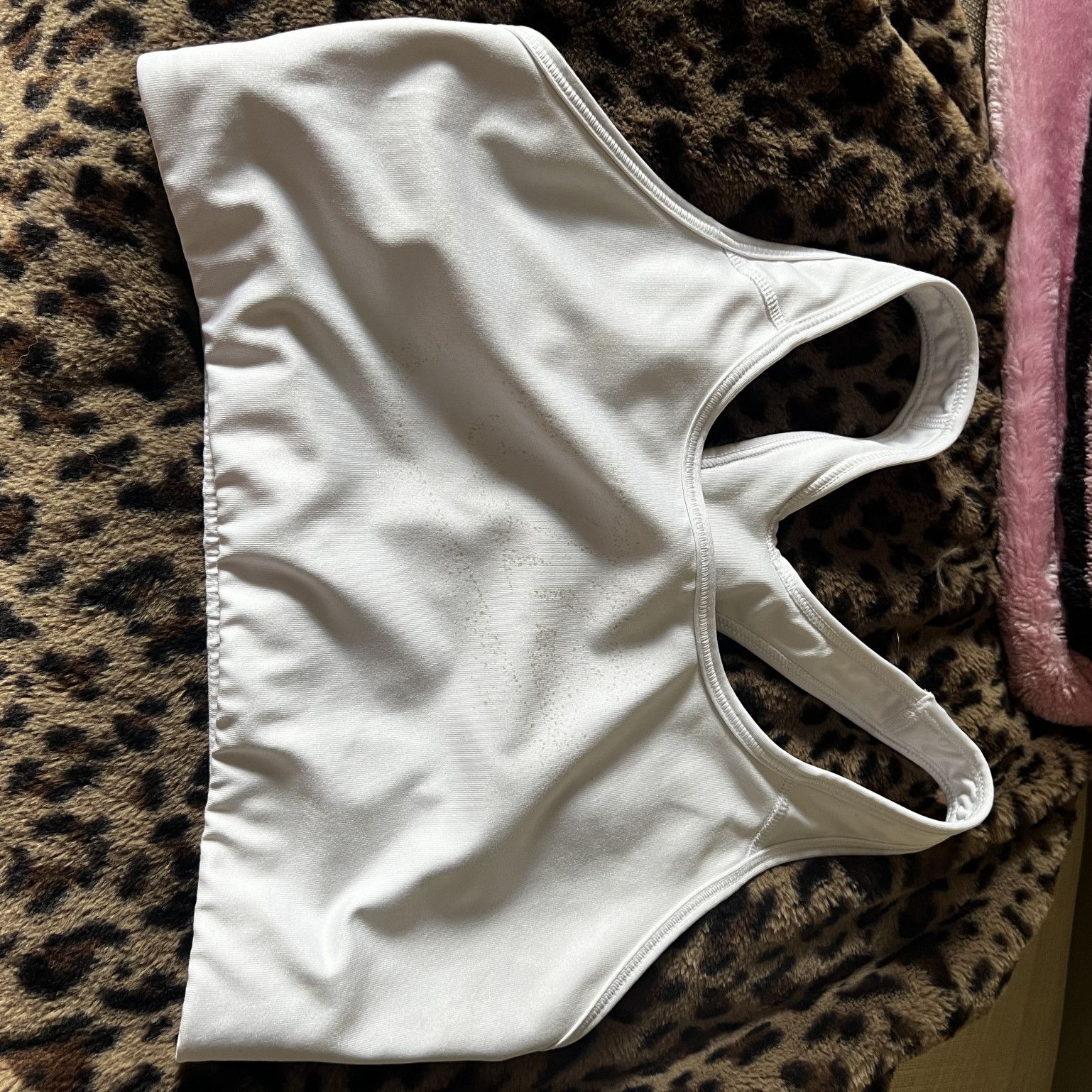 Used WHITe nike sports bra