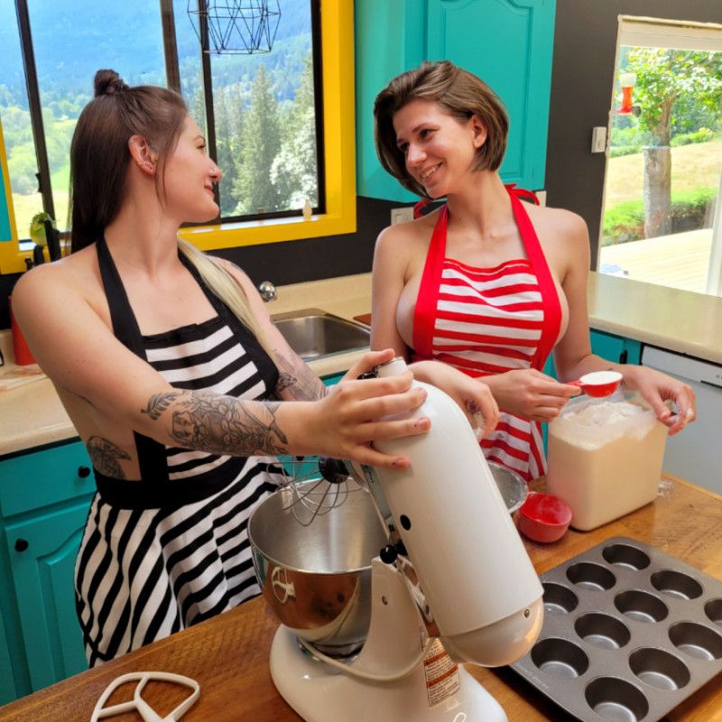 Lesbian Baking Party