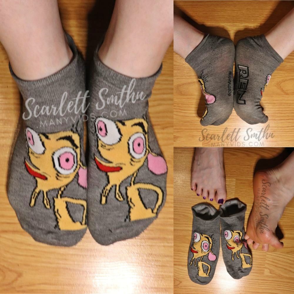 smelly Ren ankle socks