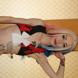 Bikini Harley Quinn Photo Set