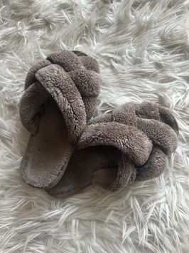 Cheap Fluffy House Slippers